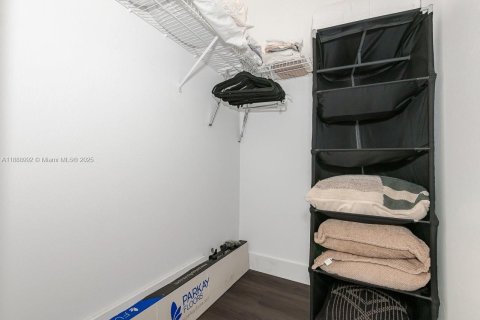 Снять в аренду кондоминиум в Майами-Бич, Флорида 1 спальня, 89.19м2, № 1941086 - фото 24