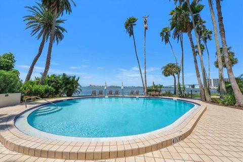 Condominio en venta en Clearwater, Florida, 2 dormitorios, 201.6 m2 № 2321384 - foto 24