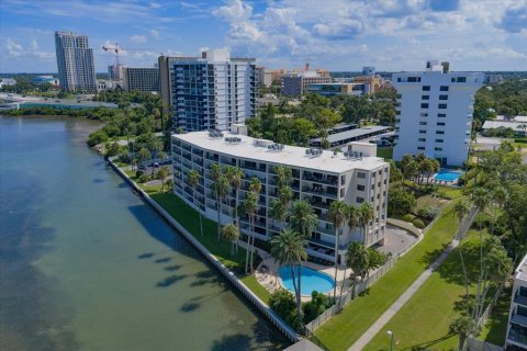 Condominio en venta en Clearwater, Florida, 2 dormitorios, 201.6 m2 № 2321384 - foto 26