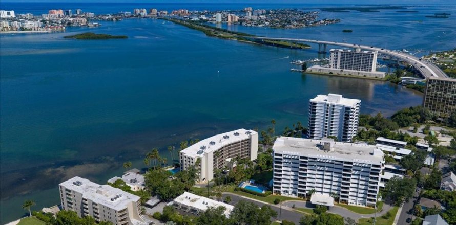 Condominio en Clearwater, Florida, 2 dormitorios  № 2321384