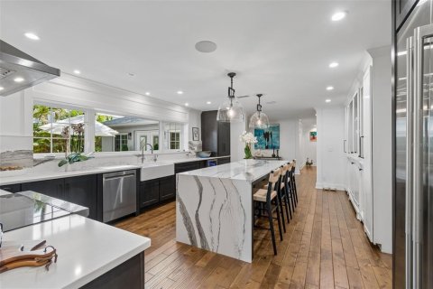 Villa ou maison à vendre à Tampa, Floride: 4 chambres, 361.11 m2 № 2315179 - photo 18