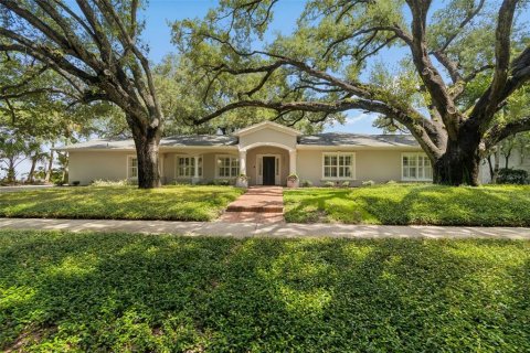 Villa ou maison à vendre à Tampa, Floride: 4 chambres, 361.11 m2 № 2315179 - photo 10