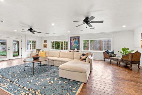 Villa ou maison à vendre à Tampa, Floride: 4 chambres, 361.11 m2 № 2315179 - photo 23