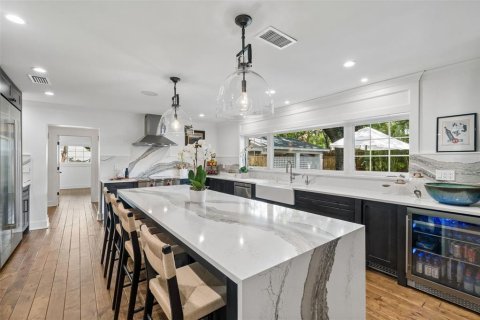 Villa ou maison à vendre à Tampa, Floride: 4 chambres, 361.11 m2 № 2315179 - photo 19