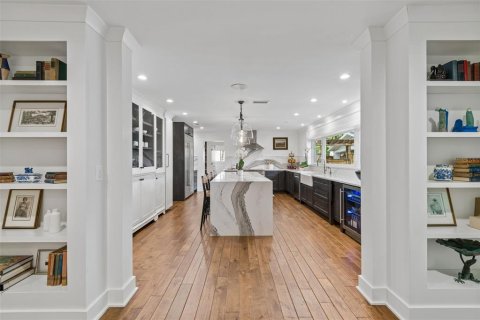 Villa ou maison à vendre à Tampa, Floride: 4 chambres, 361.11 m2 № 2315179 - photo 14
