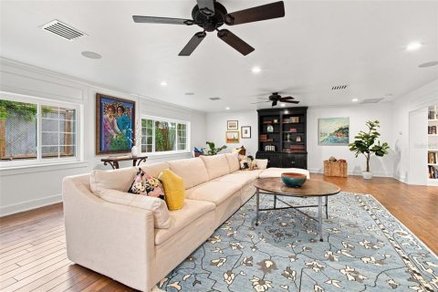 Villa ou maison à vendre à Tampa, Floride: 4 chambres, 361.11 m2 № 2315179 - photo 21