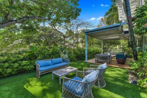 Casa en venta en Miami, Florida, 4 dormitorios, 324.32 m2 № 2066627 - foto 4