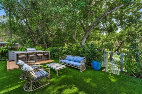 Casa en venta en Miami, Florida, 4 dormitorios, 324.32 m2 № 2066627 - foto 10