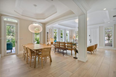Casa en venta en Miami, Florida, 4 dormitorios, 324.32 m2 № 2066627 - foto 12