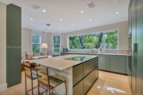 Casa en venta en Miami, Florida, 4 dormitorios, 324.32 m2 № 2066627 - foto 16