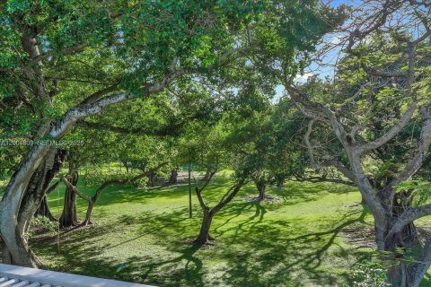 Casa en venta en Miami, Florida, 4 dormitorios, 324.32 m2 № 2066627 - foto 26