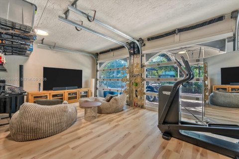 Casa en venta en Miami, Florida, 4 dormitorios, 324.32 m2 № 2066627 - foto 25