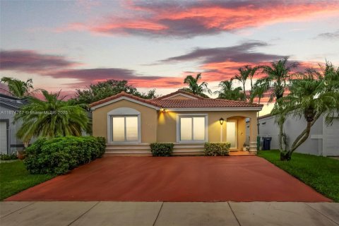 House in Miami, Florida 3 bedrooms, 129.13 sq.m. № 1941598 - photo 21