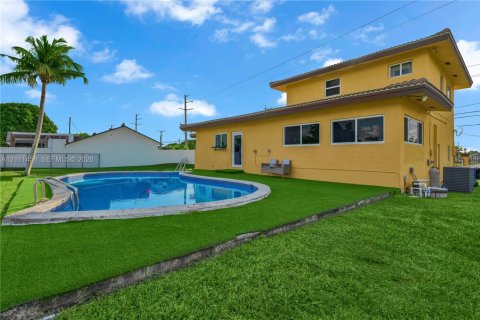 Casa en venta en Miami Gardens, Florida, 4 dormitorios, 194.72 m2 № 2428512 - foto 4