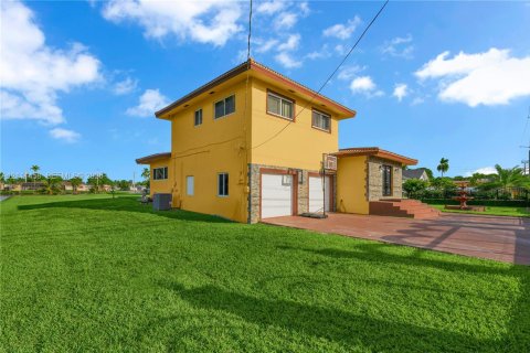 Casa en venta en Miami Gardens, Florida, 4 dormitorios, 194.72 m2 № 2428512 - foto 5
