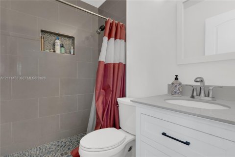 Casa en venta en Miami Gardens, Florida, 4 dormitorios, 194.72 m2 № 2428512 - foto 27