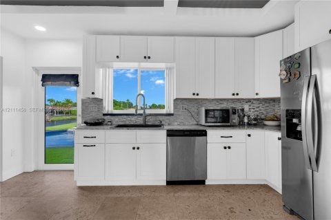 Casa en venta en Miami Gardens, Florida, 4 dormitorios, 194.72 m2 № 2428512 - foto 13