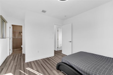 Casa en venta en Miami Gardens, Florida, 4 dormitorios, 194.72 m2 № 2428512 - foto 26