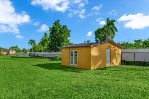 Casa en venta en Miami Gardens, Florida, 4 dormitorios, 194.72 m2 № 2428512 - foto 30