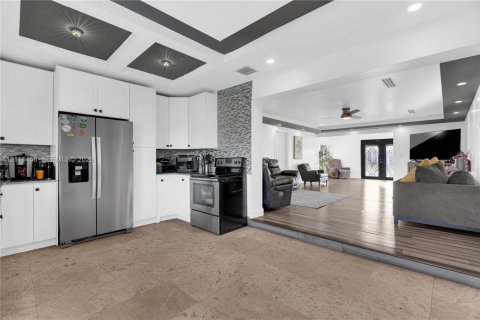 Casa en venta en Miami Gardens, Florida, 4 dormitorios, 194.72 m2 № 2428512 - foto 15
