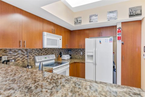 Condominio en venta en Sunny Isles Beach, Florida, 2 dormitorios, 123.56 m2 № 1892653 - foto 20
