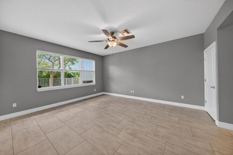 Townhouse in Hollywood, Florida 3 bedrooms, 164.99 sq.m. № 2086971 - photo 10