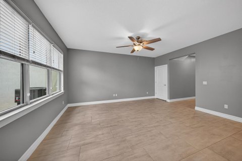 Townhouse in Hollywood, Florida 3 bedrooms, 164.99 sq.m. № 2086971 - photo 11