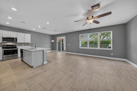 Townhouse in Hollywood, Florida 3 bedrooms, 164.99 sq.m. № 2086971 - photo 9