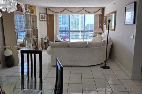 Купить кондоминиум в Авентура, Флорида 2 спальни, 109.9м2, № 2015457 - фото 6