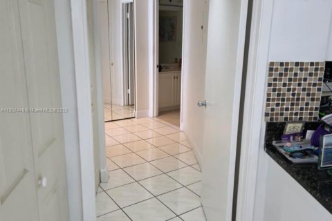 Купить кондоминиум в Авентура, Флорида 2 спальни, 109.9м2, № 2015457 - фото 11