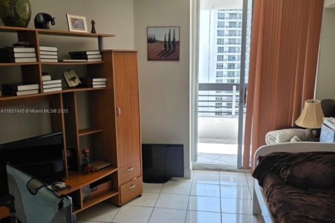 Купить кондоминиум в Авентура, Флорида 2 спальни, 109.9м2, № 2015457 - фото 12