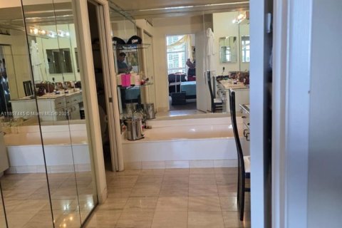 Купить кондоминиум в Авентура, Флорида 2 спальни, 109.9м2, № 2015457 - фото 8