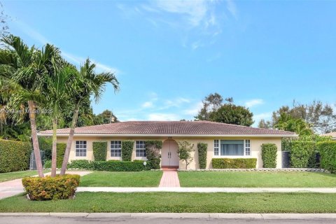 House in Miami Shores, Florida 3 bedrooms, 267.93 sq.m. № 1698500 - photo 1