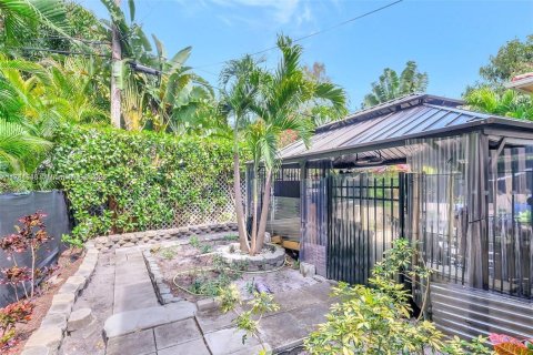 House in Miami Shores, Florida 3 bedrooms, 267.93 sq.m. № 1698500 - photo 27