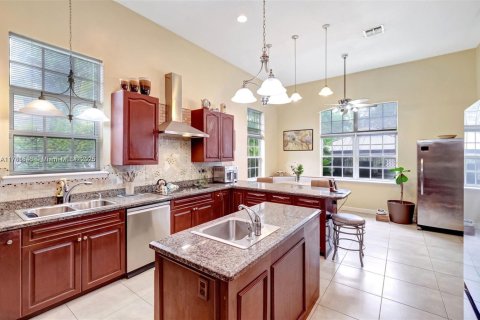 House in Miami Shores, Florida 3 bedrooms, 267.93 sq.m. № 1698500 - photo 4