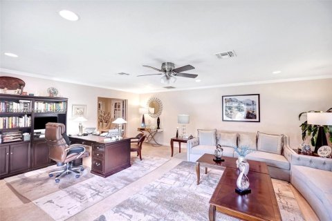 House in Miami Shores, Florida 3 bedrooms, 267.93 sq.m. № 1698500 - photo 12