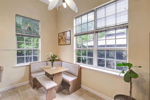 House in Miami Shores, Florida 3 bedrooms, 267.93 sq.m. № 1698500 - photo 20