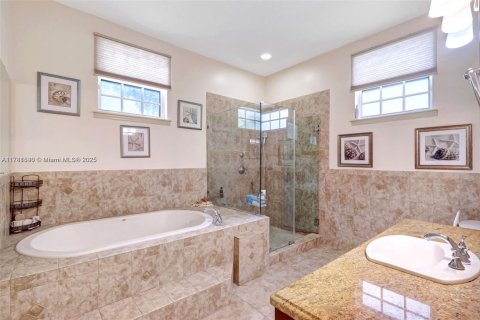 House in Miami Shores, Florida 3 bedrooms, 267.93 sq.m. № 1698500 - photo 9