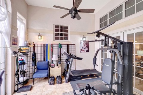 House in Miami Shores, Florida 3 bedrooms, 267.93 sq.m. № 1698500 - photo 22