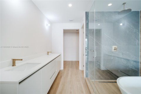 Condominio en venta en Miami, Florida, 3 dormitorios, 152.64 m2 № 1836796 - foto 18