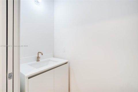 Condominio en venta en Miami, Florida, 3 dormitorios, 152.64 m2 № 1836796 - foto 23