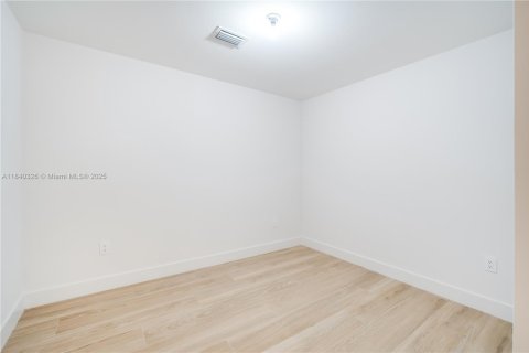 Condominio en venta en Miami, Florida, 3 dormitorios, 152.64 m2 № 1836796 - foto 27