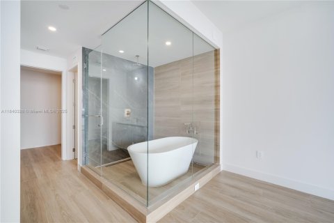 Condominio en venta en Miami, Florida, 3 dormitorios, 152.64 m2 № 1836796 - foto 16
