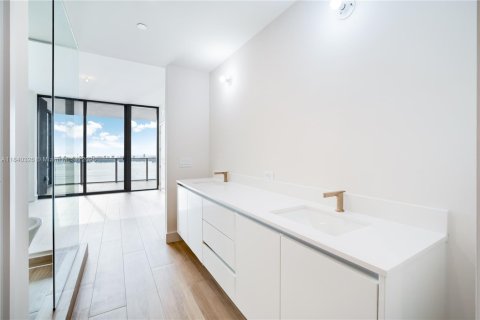 Condominio en venta en Miami, Florida, 3 dormitorios, 152.64 m2 № 1836796 - foto 19