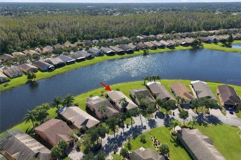 Villa ou maison à vendre à Poinciana, Floride: 2 chambres, 116.87 m2 № 2430419 - photo 3