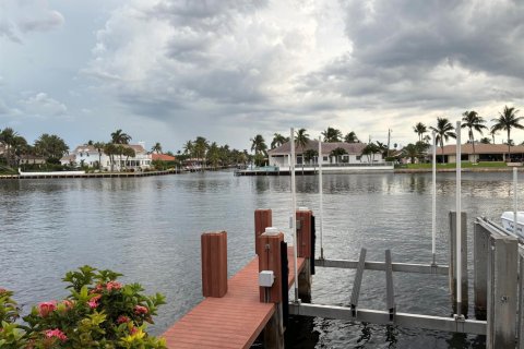 Condo in Hillsboro Beach, Florida, 2 bedrooms  № 2378871 - photo 19