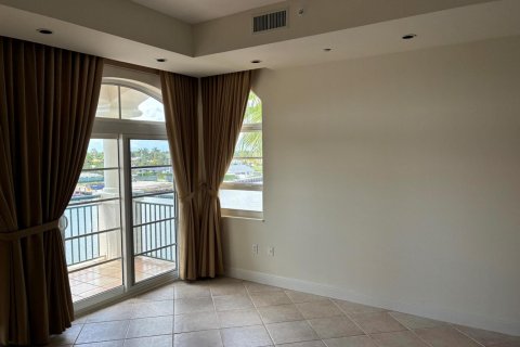 Condo in Hillsboro Beach, Florida, 2 bedrooms  № 2378871 - photo 6