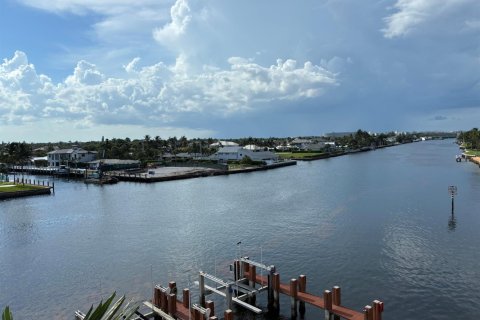 Condo in Hillsboro Beach, Florida, 2 bedrooms  № 2378871 - photo 27