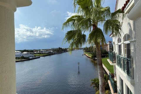 Condo in Hillsboro Beach, Florida, 2 bedrooms  № 2378871 - photo 18