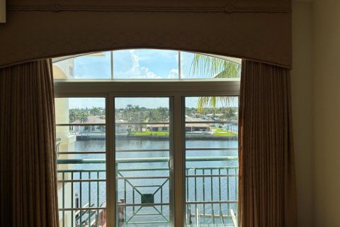 Condo in Hillsboro Beach, Florida, 2 bedrooms  № 2378871 - photo 9